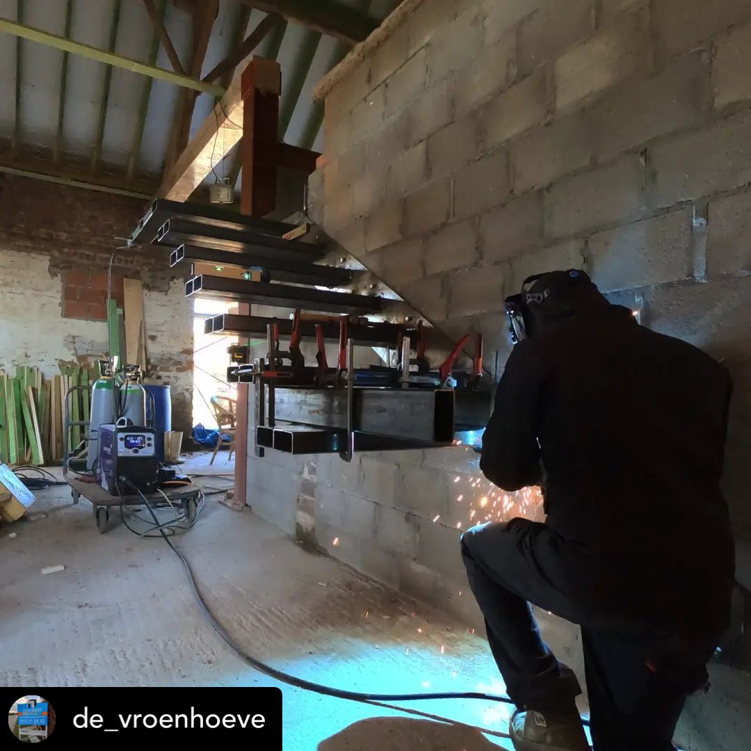 Parweldltd's tweet photo. Great to see these guys creating their dream family home together, looking forward to seeing the completed project 🏡💜

#Parweld #MIGwelder #Engineering #WeldLife #WeldArt #SolidWire #GroundWork #Design Parweld Benelux https://t.co/Cchdhp3i9D
