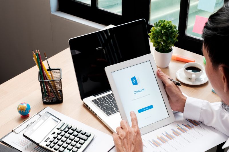 _DynamicsOnline's tweet image. Dynamics 365 #BusinessCentral integreert perfect met diverse programma’s en app’s zoals Microsoft Office (#Word, Excel, #Powerpoint) en natuurlijk #Outlook. Het integreren is eenvoudig en effectief. Lees hier hoe het werkt: bit.ly/3t7GCV8 #microsoft #msoffice #msdyn365bc