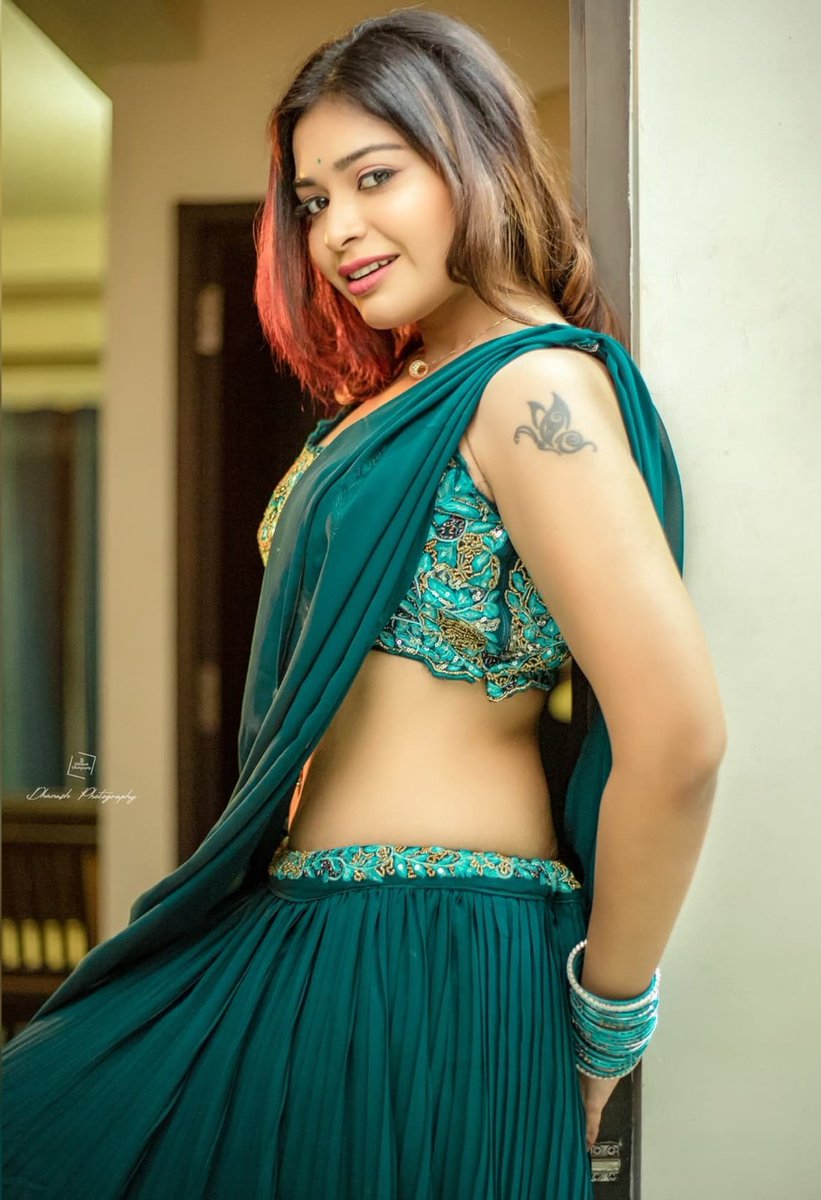 DharshaGupta's tweet photo. 💙 நடிக்க தெரிந்தவனுக்கோ உலகம் ஓர் அழகான ந...