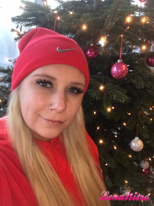 Ich w&uuml;nsche Dir einen wundersch&ouml;nen 1. Advent 🧑&zwj;🎄💋 https://t.co/RaigIdtU1P