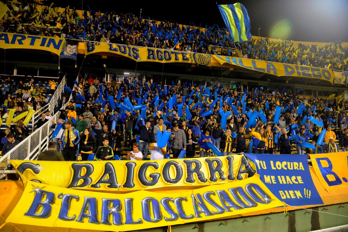 tndeportivo's tweet photo. 🥳Hace 24 años, Rosario Central goleó 4-0 a Newell's.

⚽️De local, el Canalla ganó con goles de Da Silva, Coudet, Carracedo y Carbonari.

😱El partido terminó faltando 25 minutos.

La Lepra se quedó con 6: 🟥expulsados Dalla Líbera, Zamora, Saldaña y París; Herrera se lesionó🤕. https://t.co/ta2dI9bPn1
