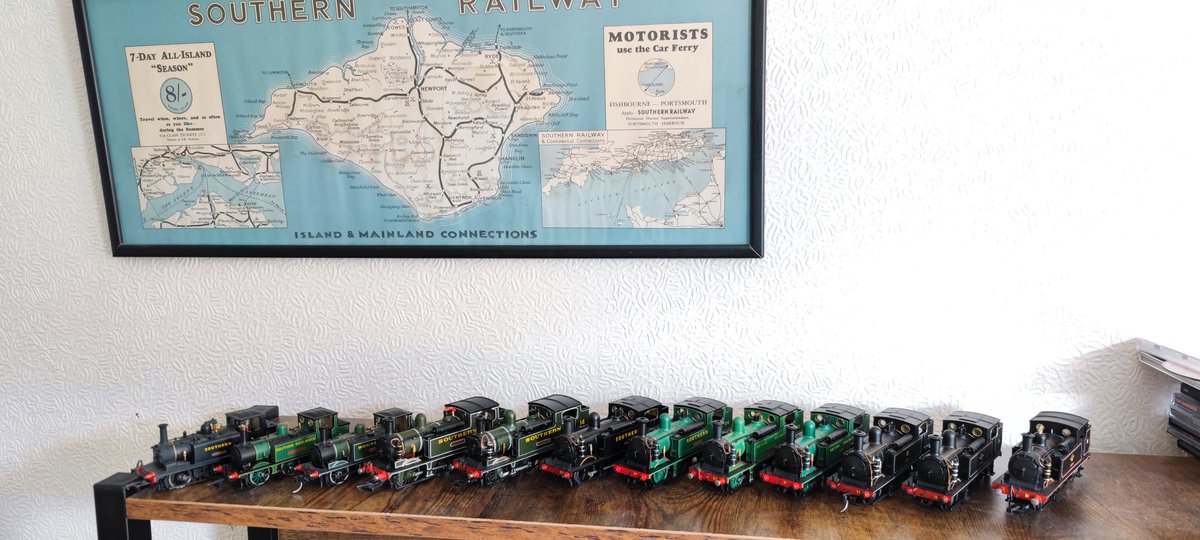 MattwicksBMR's tweet photo. Not quite sure how this got quite out of hand... @hornby @kernowmodelrail @SEFinecast @BachmannEurope
A few terriers and a few o2s...
#4mm #OO #Southern #Transitional #BritishRailways #EFE #IsleOfWight #IOW #ModelRailway #KitBuilt #custom #KernowModelCenter #Calbourne #Chale https://t.co/Q9IFJpin2f