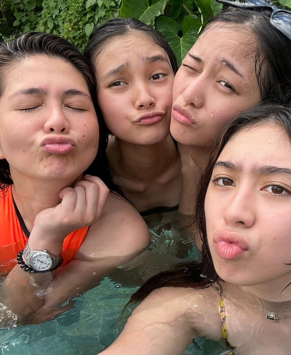 TeamKarinaOFC_'s tweet photo. Sicat girls + Fahmeely 💜

Callie's IG post 📸

#KarinaBautista @MissKareee https://t.co/yzwTwJnEct