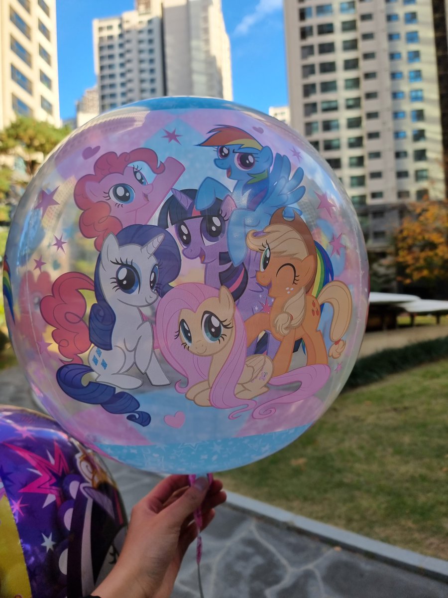 BalloonGuyKorea's tweet photo. #귀엽고 #예쁘고 #깜찍한 #마이리틀포니 #캐릭터풍선 #헬륨풍선 을 소개합니다^^
My Little Pony Clear-Film Orbz Foil Mylar Balloon Made by Anagram

#mylittlepony #anagramballoons #orbzballoon https://t.co/lT5kmwpHPf