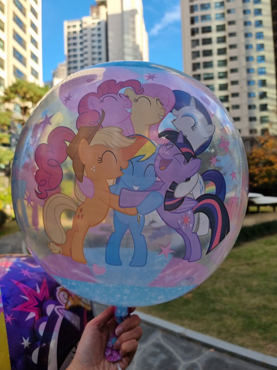 BalloonGuyKorea's tweet photo. #귀엽고 #예쁘고 #깜찍한 #마이리틀포니 #캐릭터풍선 #헬륨풍선 을 소개합니다^^
My Little Pony Clear-Film Orbz Foil Mylar Balloon Made by Anagram

#mylittlepony #anagramballoons #orbzballoon https://t.co/lT5kmwpHPf