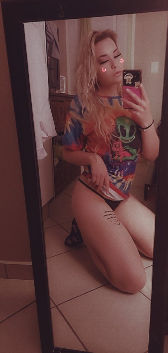 UysJune's tweet photo. ☺Choke me like you hate me, but you love me https://t.co/6btqAAmAMZ