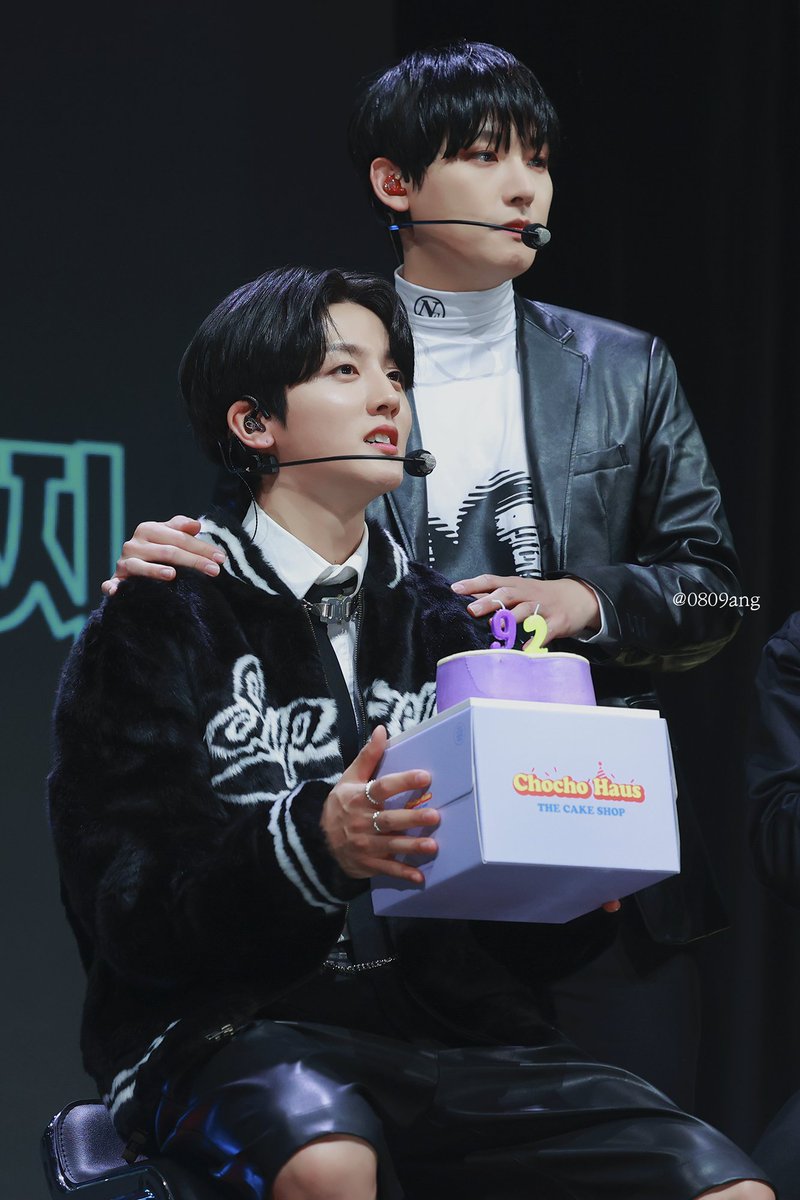 앙 tweet media