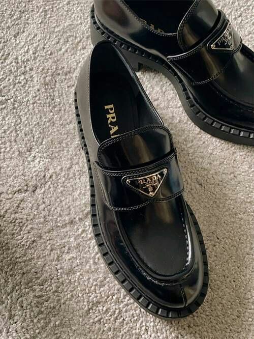 ExcusePrada's tweet photo. Prada loafers https://t.co/KDI0GBE7Lt
