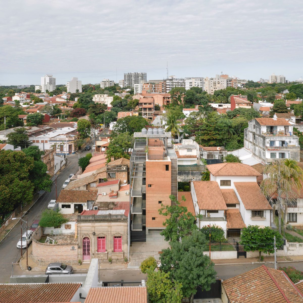 Edificio Valois, #JoseCubilla, Asunción, Paraguay.
—
© #FedericoCairoli | federicocairoli.com