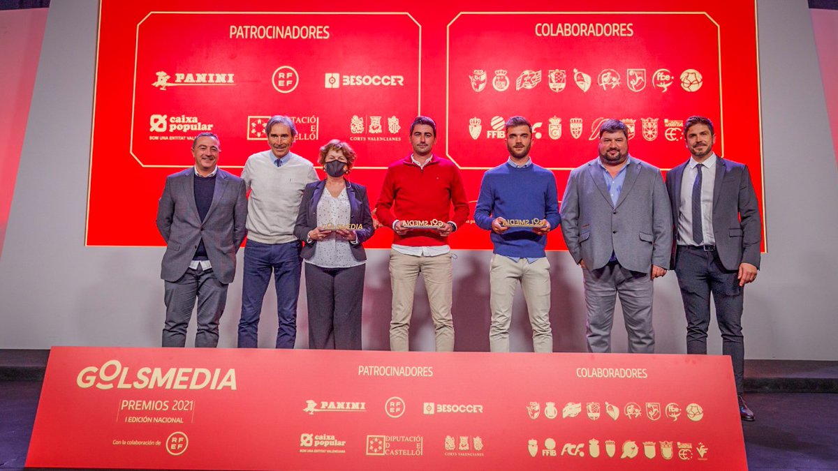 CFIntercity's tweet photo. 🏆🤩 𝘼́𝙡𝙫𝙖𝙧𝙤 𝙋𝙚́𝙧𝙚𝙯... ¡𝙈𝙚𝙟𝙤𝙧 𝙙𝙚𝙛𝙚𝙣𝙨𝙖 𝙙𝙚 𝙏𝙚𝙧𝙘𝙚𝙧𝙖 𝘿𝙞𝙫𝙞𝙨𝙞𝙤́𝙣 𝙂𝙧𝙪𝙥𝙤 𝙑𝙄!

💪🏼🖤 Nuestro hombre de negro recibió este reconocimiento en los #PremiosGolsmedia2021.

😃🙌🏼 ¡𝙀𝙣𝙝𝙤𝙧𝙖𝙗𝙪𝙚𝙣𝙖, 𝘼́𝙡𝙫𝙖𝙧𝙤! https://t.co/CxkFegpHBL