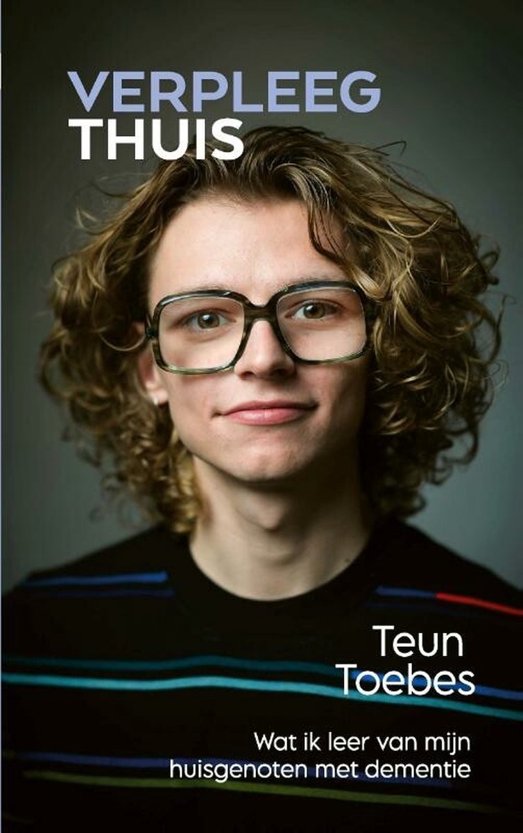 Boeken_Lezen's tweet photo. De jonge Teun Toebes ging tussen de bewoners met dementie van een verpleeghuis wonen en beschrijft zijn ervaringen. Bestel Verpleeghuis van Teun Toebes hier: https://t.co/5dnk0IAJd7 #bazarow #boekenlezen #TeunToebes #verpleeghuis #dementie #bestseller #leestip https://t.co/fZiHRRqOnN
