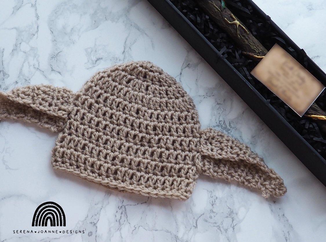 Serena_ozgowicz's tweet photo. It would make my entire year if more people could see my handmade baby hats! I put so much ❤️ into each &amp; every one so your babas are warm &amp; even more adorable!! 
SHOP: https://t.co/do1aUQBfA5 
#shopsmall #firstchristmas #crochethat #mbloggers #rainbowbaby #babyyoda #dobby https://t.co/z4nKlmqdlC