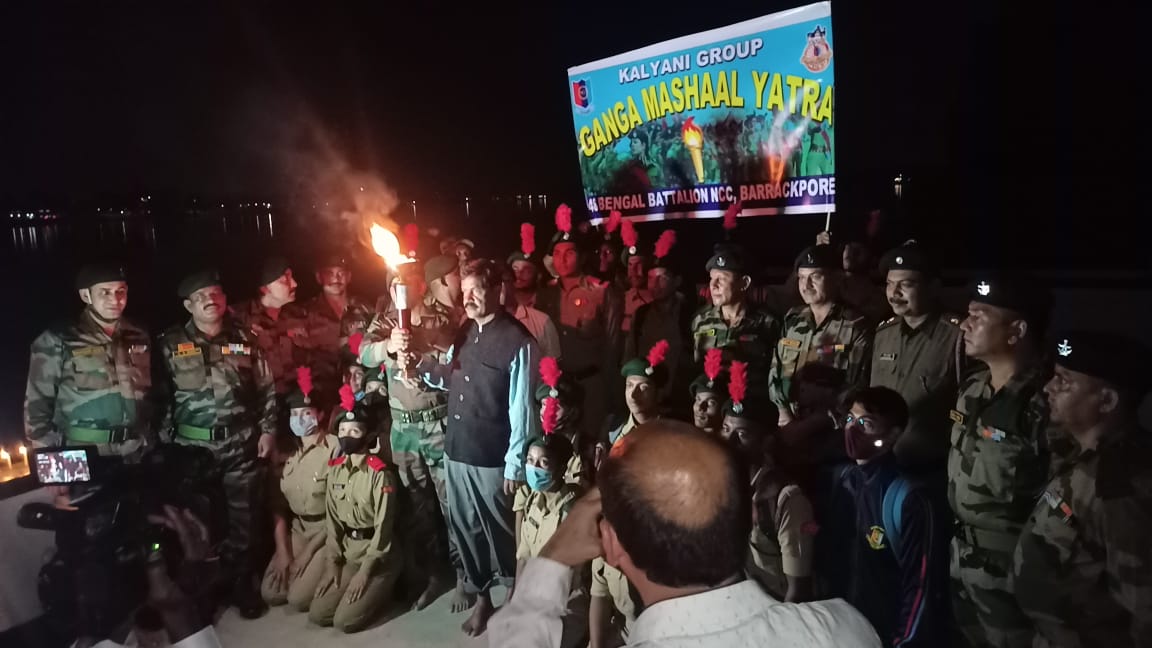 rajranju27's tweet photo. Contribution by Cadets of 48 West Bengal NCC Bn (Kalyani Group) towards Ganga mashaal yatra on 23 Nov 2021 https://t.co/iVVkJzWjO4