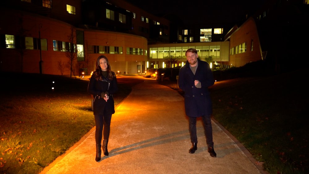 We'll be helping the team <a href="/AlderHey/">🏥 Alder Hey 💙</a> switch on the hospital's Christmas lights this year with a special virtual show this Thursday hosted by Jay &amp; Gem. 🎄

✨ >  ow.ly/KMVc50GUitV