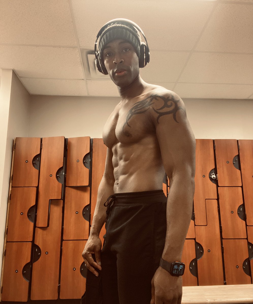 drpfit's tweet photo. Before Thanksgiving! Let’s see what it looks like Monday 😒😒😞😞🥺🥺#blackownedbusiness #mensapparel #fitnessapparel #womenapparel #drpfit #letsgetit #blacklivesmatter #pride🌈 #lgbtq🌈 #fitnesslife @theellenshow @shaunt @tylerperry @oprah #nike #reebok #underarmour #gymshark https://t.co/VB817zr0a0