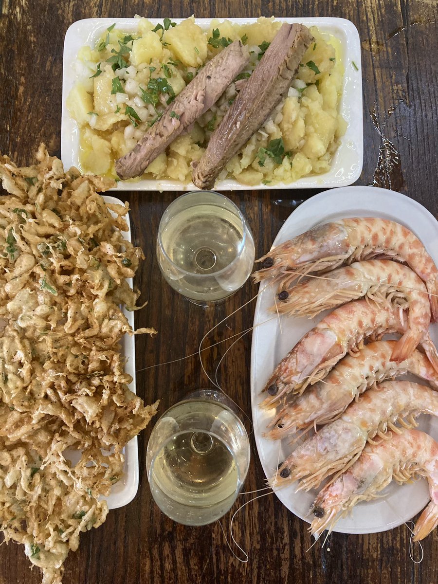 rafaposadas1's tweet photo. Aquí intentado entender por qué han elegido a Sanlúcar como capital de la gastronomía española en 2022…🤔@EDirectoTVE https://t.co/mZKWbW3EWS