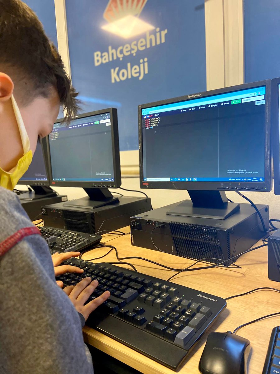 ortacabk's tweet photo. 5. sınıf öğrencilerimiz, Robotik&amp;Kodlama dersinde ‘Python’ ile hesap makinesi oluşturdular. #edublocks #python @duygubiyikoglu  @burgencay  @busraaltuntasbk https://t.co/SfFpD9ijXB