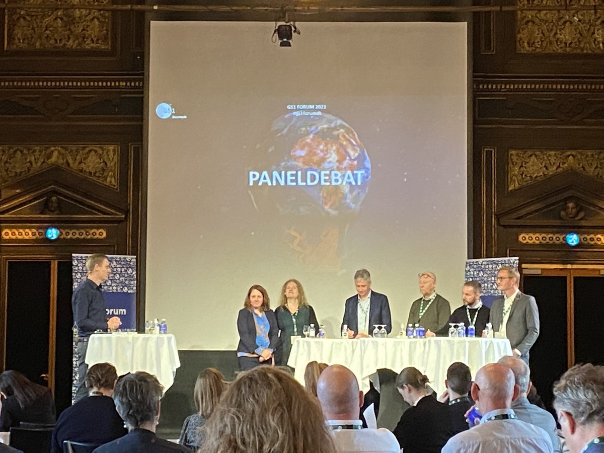 KervinFranke's tweet photo. “Hvad er det vigtigste skridt vi kan gøre nu for at komme et skridt videre omkring klimamærking?” - et svar fra paneldebatten er at opnå enighed omkring datagrundlag. Det skal vi blive enige om! #gs1forumdk, #klimadebat https://t.co/0HFlvfRvCy