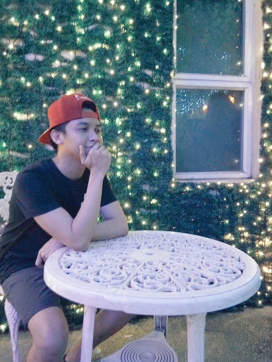 MasterLei8's tweet photo. waiting for my client 🤔 #masahista #masahistangpinoy #bagetsmasahista #legitmassage #massage #MarikinaArea #Cainta #MarcosHiway #Tropical https://t.co/i31Lrcqlrz