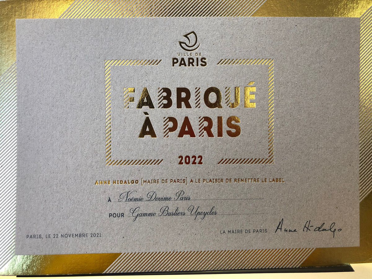 NoemieDevime's tweet photo. Hier nous étions à l'hôtel de ville de Paris pour la remise du Label "Fabriqué à Paris" qui nous a été attribué, pour notre gamme de bustiers upcyclés. 1/2 https://t.co/pvRPwfs9y1