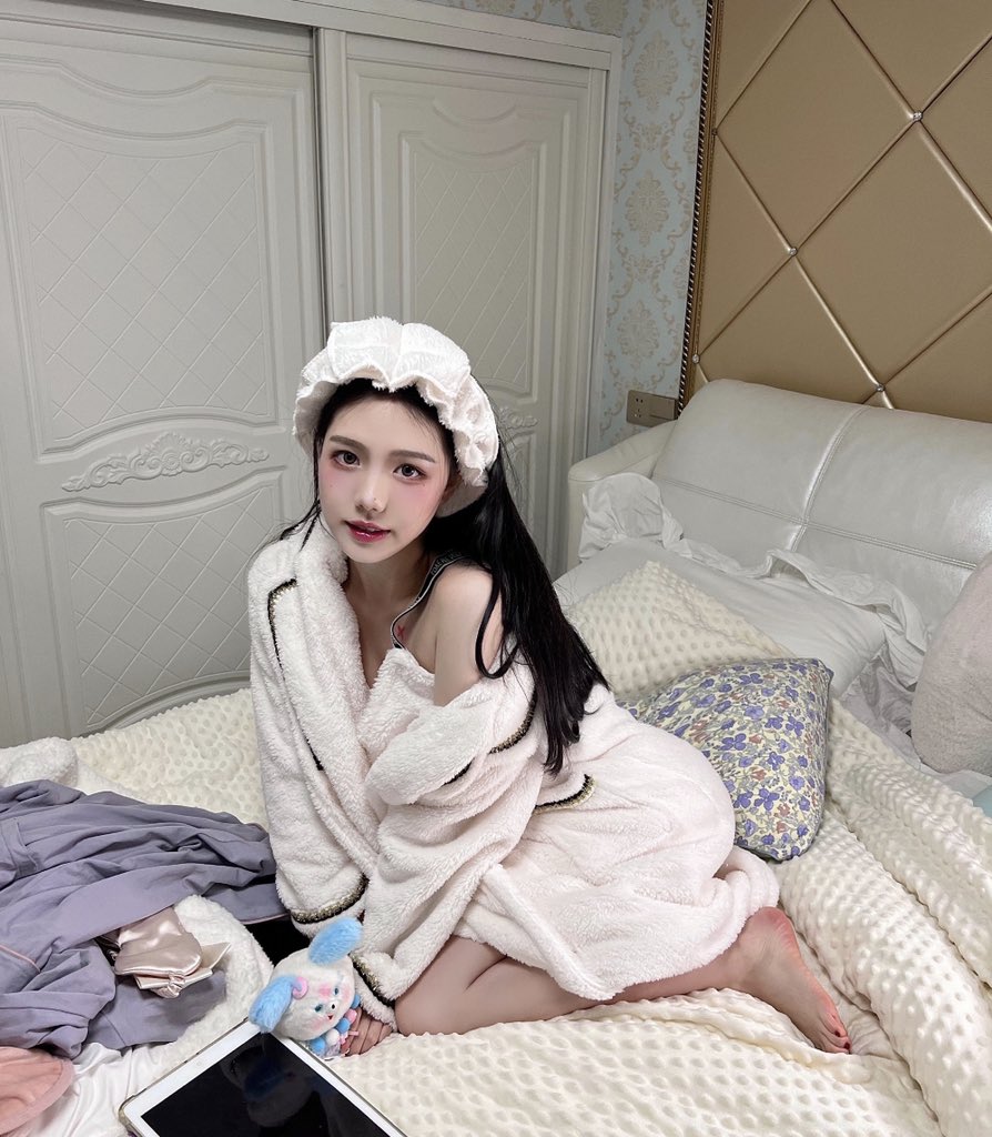 SahanSifa's tweet photo. There is a lot of water under my sister. #裸聊 #文爱 #偷情 #绿奴 #绿帽 #母狗 https://t.co/BQ2nRWZvbe
