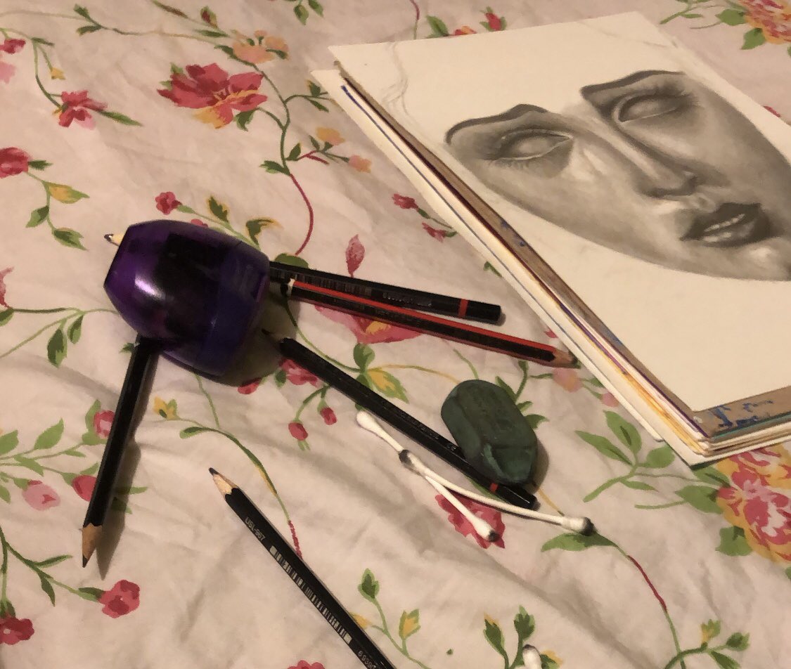 beachezdrawthat's tweet photo. working on something rn ! 🦋🫀🦋🫀 it’s been a while https://t.co/qRGc4k4MG2