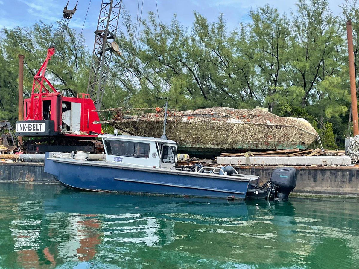 MPDMarinePatrol's tweet photo. @MPDMarinePatrol was successful on the removal of two more Derelict vessels located in Miami Marine Stadium. 🛥 🏗 🗑 @CityofMiami @MiamiPD @MoralesMiamiPD @TCarrollMPD @MajorFrankF @AlexValdes22 @MPDMarinePatrol #KeepBiscayneBeautiful 🌊 https://t.co/FqZxgB2uGn