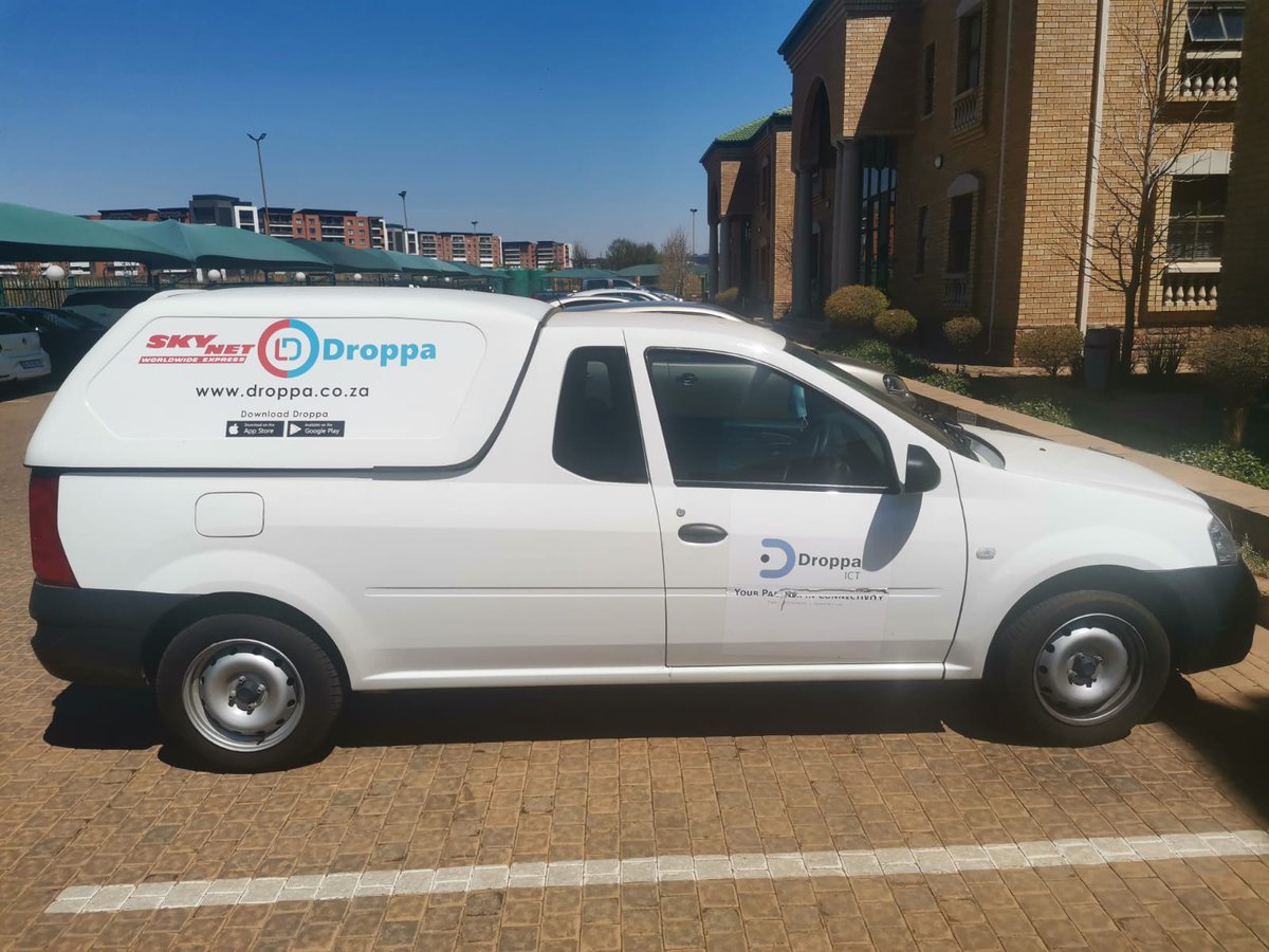KasiEconomy's tweet photo. Meet Khathutshelo Mufamadi,  the founder of a @DroppaZA 

Droppa is a courier company that's growing rapidly and they are available nationwide.

Their app is available on Android, Huawei and IOS. https://t.co/k5n1zQ5RWp