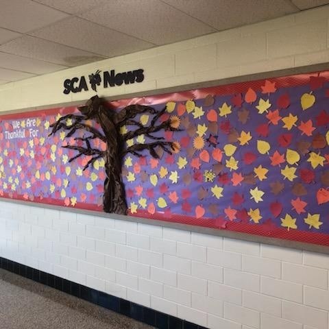 DCMS_hornets's tweet image. Our leadership class did a fantastic job of putting together this Thanksgiving tree! Students and staff were able to add leaves of what they were thankful for. 🍁🍂🍁🍂

#ItsAGreatDayToBeAHornet 
#InspireCPS