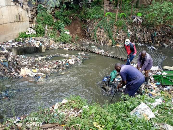 ChemolexLtd's tweet photo. These is waste captured by our plastic capture device in #ngunyumu #mathareriver during the weekend! The amount of waste that we put out, especially plastic waste; is completely choking our rivers and is not sustainable! Manufacturers of products packaged in plastic #Wajibika https://t.co/Tyok5oD1F3