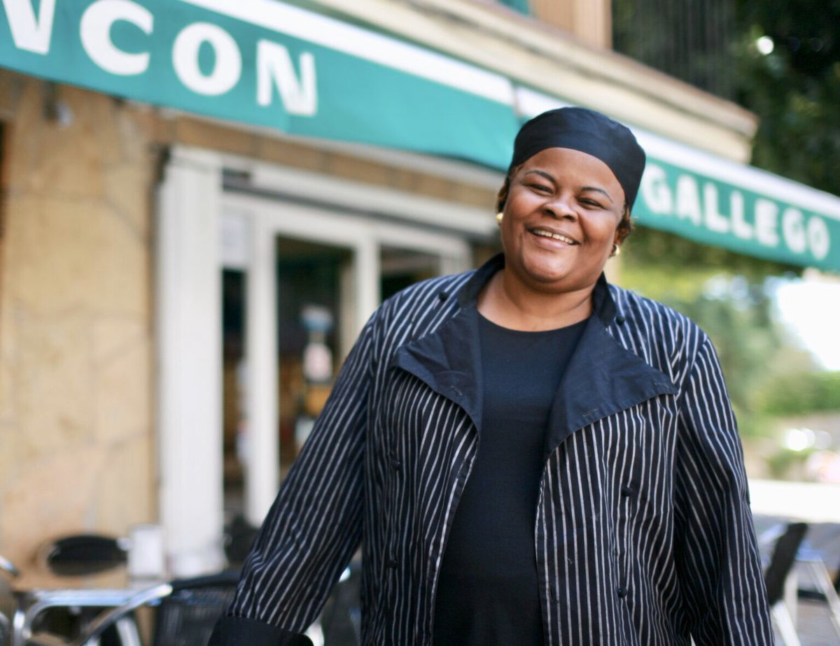 Sheila Fanou
“faig les paelles amb els ulls tancats”

Entrevista d’Anna Grimau a la nostra web

humansofsitges.com/sheila-fanou-f…

Fotografia d’Albert Gironès

#humansofsitges #sitges #garraf #bcn <a href="/ajsitges/">Ajuntament de Sitges</a> <a href="/visitsitges/">VisitSitges</a> #restaurantsitges <a href="/annagrimau/">ANNA GRIMAU</a> <a href="/albert_girones/">Albert Gironés</a>