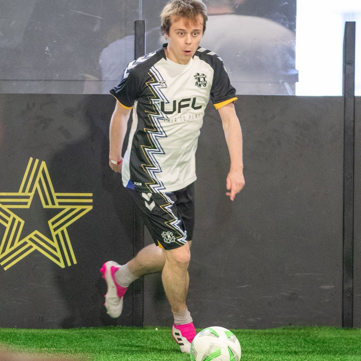 hashtagutd's tweet photo. Galacticos 🔥
@ImAllexx
@willne
LIVE NOW:
https://t.co/HcMAce6PyY
#24MO https://t.co/GqPIuh9uLz