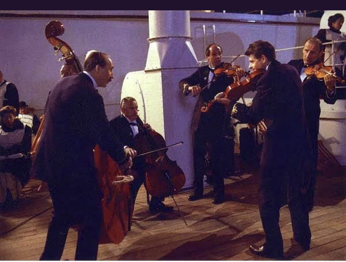 Sorun kur değil, senin sesini yükseltmemen, tepki göstermemen ne olduğunu çabuk unutman 🇹🇷