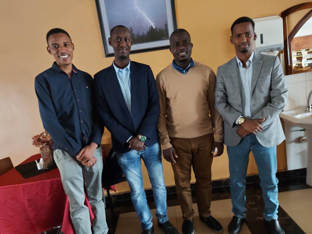 kateregga1's tweet photo. Was great meeting with @IsmailBashash from @SNU_University @MappersSomalia in Kampala this morning. Big collaborations coming up with @openmapping_esa @lusdavo @youthmappers @hotosm https://t.co/rvgRUsBIaO
