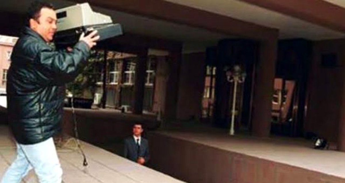 ahmtadanr's tweet photo. Dolar 13 Nerdesin yiğidim? 

#hükümetistifa
 #batıyoruz https://t.co/qrIun5RGWG