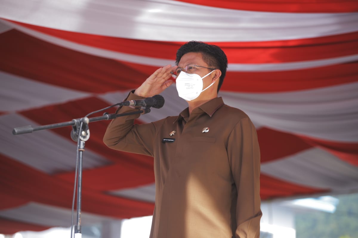 audypangemanan's tweet photo. Walalupun demikian kita harus tetap waspada. Karena virus  covid masih ada.Untuk itu, percepatan vaksinasi massal menjadi kata kuncinya. Dan disiplin Prokes
Dan saya sangat mengharapkan semua ASN dan THL yang ada di Kota Bitung menjadi pelopor dan teladan dalam upaya2 tersebut. https://t.co/ZSHnzwqFyG