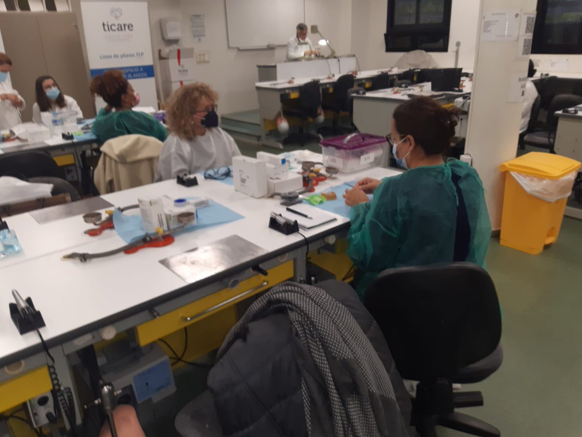 ticareimplants's tweet image. 👉 A continuación, un resumen de la participación de Ticare con la Universidad de Sevilla en el curso sobre "Tratamientos avanzados en implanto-prótesis"

🗓️ 18-20 de noviembre
👨‍⚕️ Dra @AnaOrozcoVaro y Dr.Pablo Dominguez
▶️ bit.ly/cursosevillaim…

 #ImplantTraining #implantología