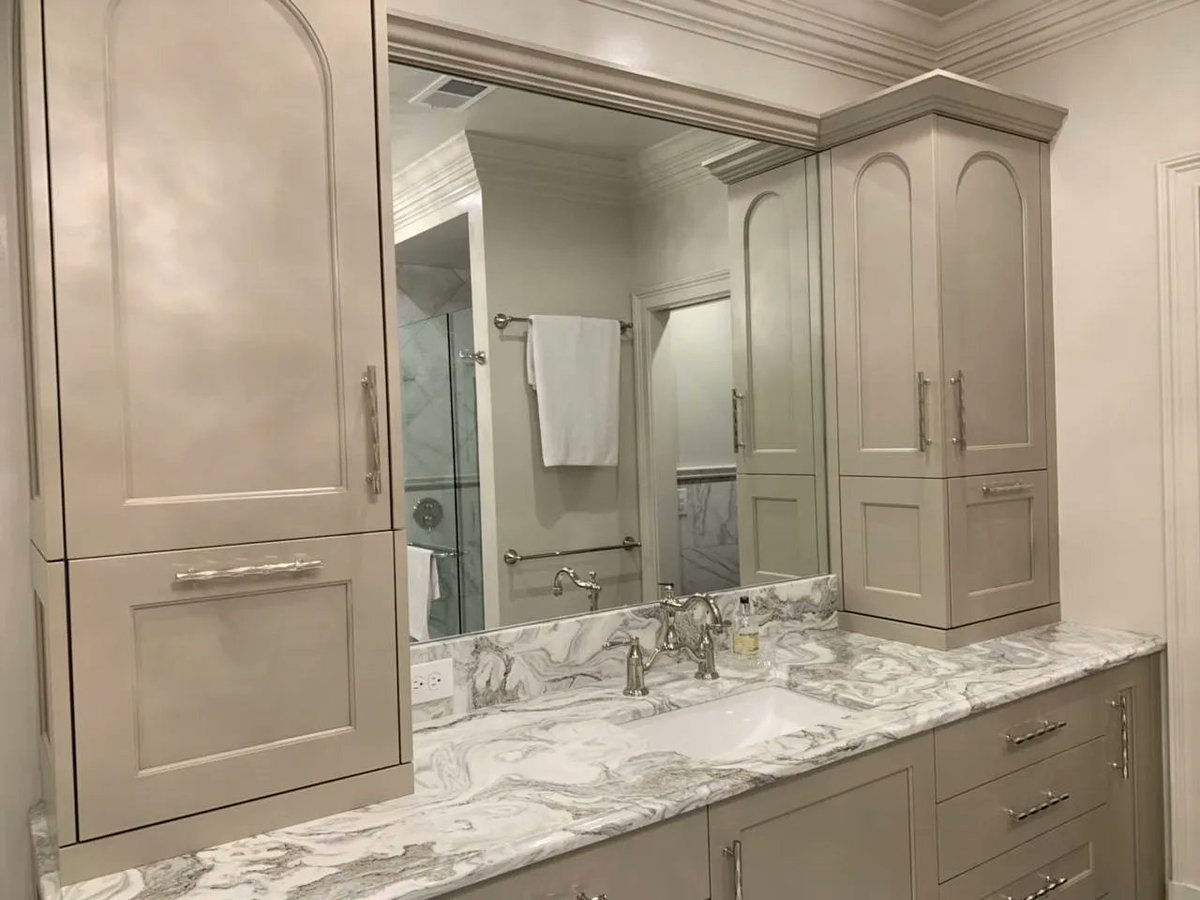 MosaicAtlanta's tweet photo. Beautiful bathroom. Love the marble countertop and the shower tile layout...and that floating bench! 😍
#mosaicdesignbuild #designbuild #homerenovation #homremodeling #remodeling #renovation #homesweethome #atlantahomes #bathrooms #bathroomideas #bathroomtile #homedesign https://t.co/oPAbyCRyxI