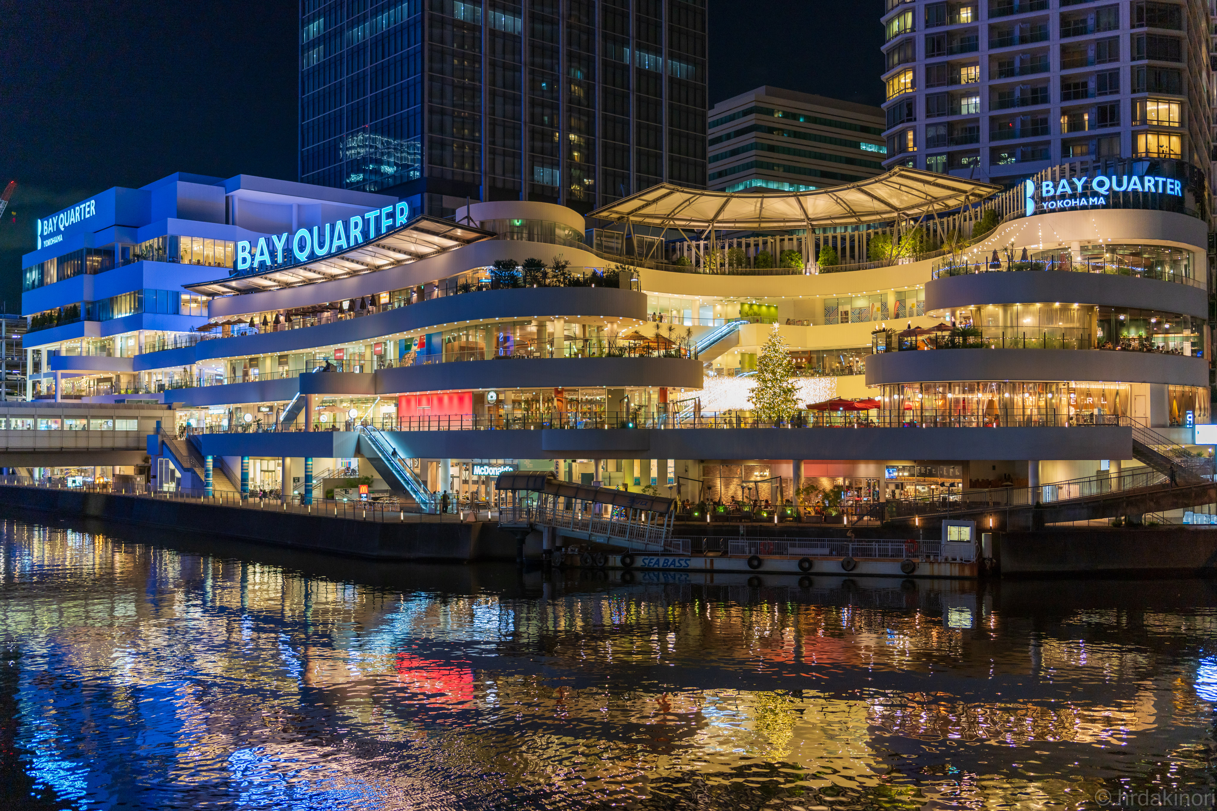 あきのり 横浜ベイクォーターのツリー 横浜 横浜ベイクォーター 夜景 T Co 5yi2xavhhk Twitter