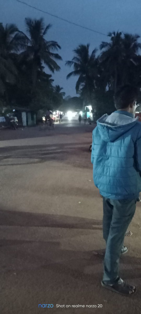 Hemanta04101088's tweet photo. ପୁରୀ ଜିଲ୍ଲା କଣାସ ବ୍ଲକ ବକୁ ଗ୍ରାମ ପଞ୍ଚାୟତର ମଇନ୍ଦିପୁର ଛକ ଯାହାକି ଜଗନ୍ନାଥ ସଡ଼କ ଉପରେ ଏଠି ଲାଇଟ ନ ଥିବାରୁ ଛୋଟ ଛୋଟ ଦୁର୍ଘଟଣା ଘଟୁଛି ପ୍ରିୟ ଜିଲ୍ଲାପାଳ @samarth_verma ସାର ଦୃଷ୍ଟି ଆକର୍ଷଣ କରି ଆଲୋକୀ କରଣ କରିବାକୁ ବଜାର ବାସୀଙ୍କ ତରଫରୁ ବିନମ୍ର ଅନୁରୋଧ 🙏
@CMO_Odisha
@DrdaPuri
@KanasSamiti
@PRDeptOdisha https://t.co/hhnc88NPIw