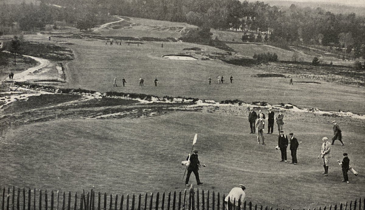 Sunningdale in 1911! <a href="/Sunningdale_GC/">Sunningdale Golf Club</a>  Shown here is the 4th green with the 5th and 6th as it was then. It was the same year the 9 hole ‘Chauffeurs Course’ would be built. It would be another 12 years before the #HarryColt’s New Course would open for play.