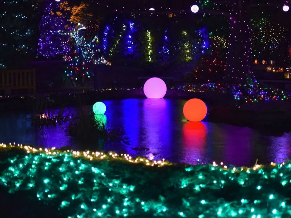Experience the magic of the <a href="/QCBotanical/">QC Botanical Center</a> Center's gardens lit up with over 160,000 glowing lights!
2021 brings the largest light display yet -- and it's open into early January. Find info here: buff.ly/3CFFDOP.