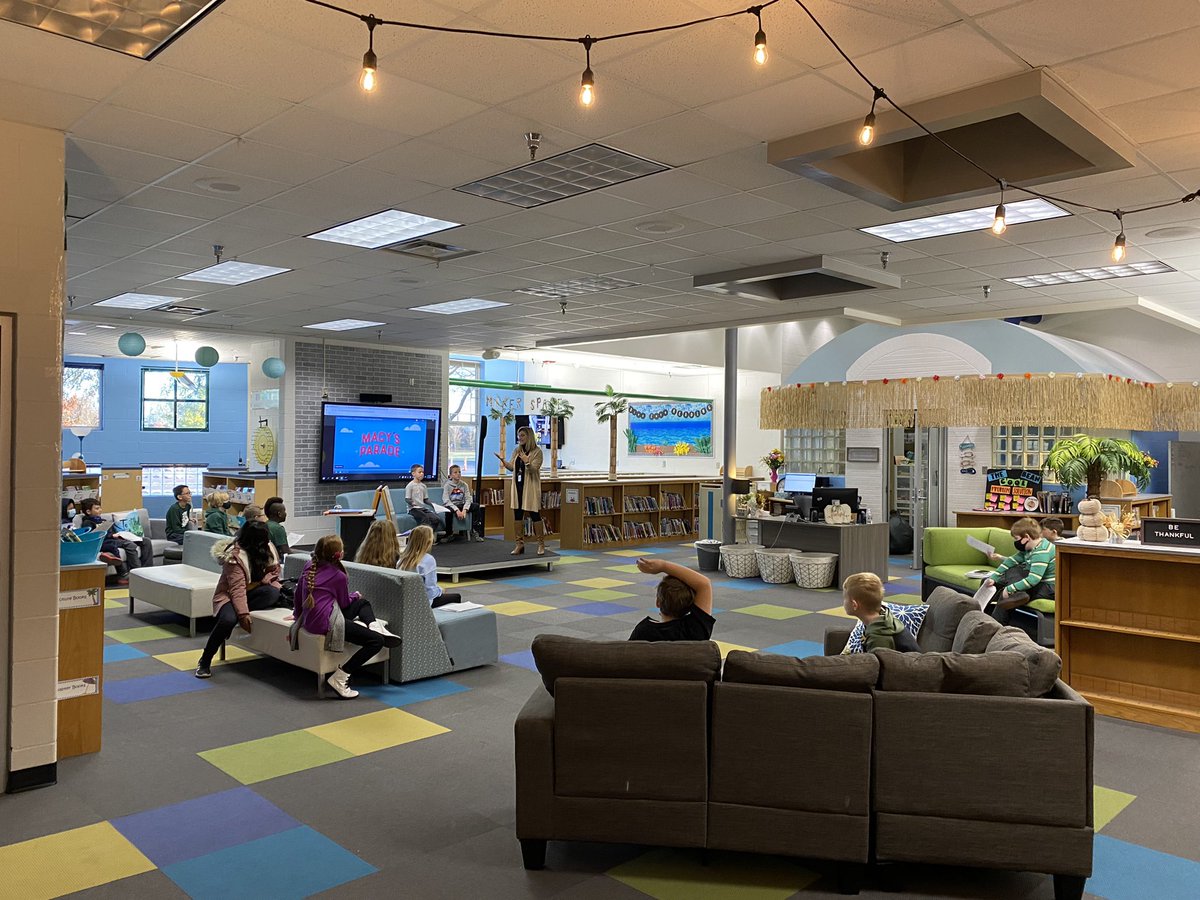 Ms. Holsopple prepping our ambassador students this am for their ambassador chats in each homeroom class today. Be sure to ask your child what lifeline they learned more about during this time!! Have a great Thanksgiving, everyone!