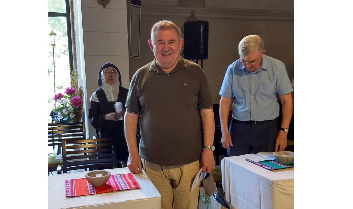 GRAMEDITORA's tweet photo. El Hno. Agustín Martínez Marcos, Director de Gram, fue homenajeado en la Celebración de los #HermanosJubilares 2020 y 2021 al cumplir 50 años de Profesión. 
Gracias Hermano por su dedicación a la obra Marista!
#hermanosMaristas #maristasdeChampagnat https://t.co/TUuT8X51il