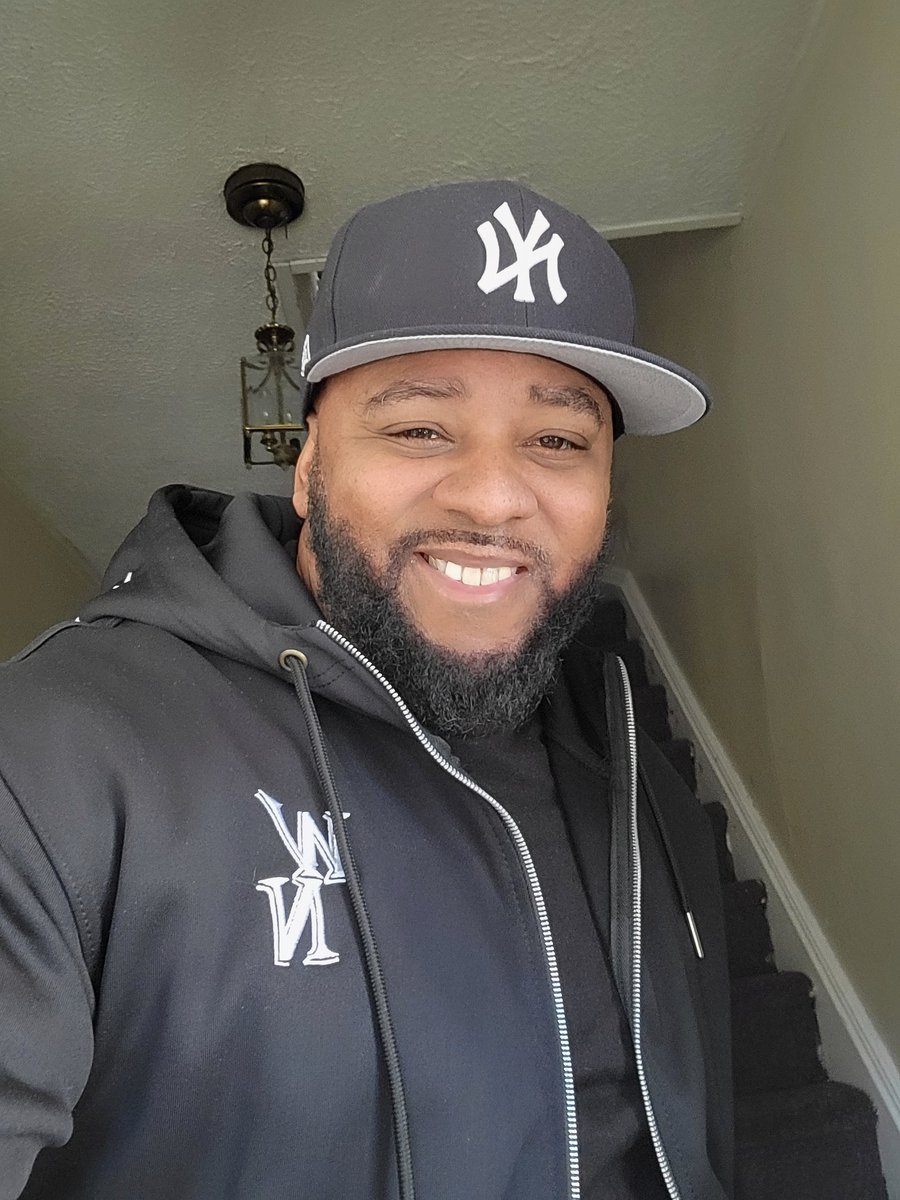 Kevrem4's tweet photo. When it's a short work week!!🤣🤣💪🏾 https://t.co/yRtCm5uVKP