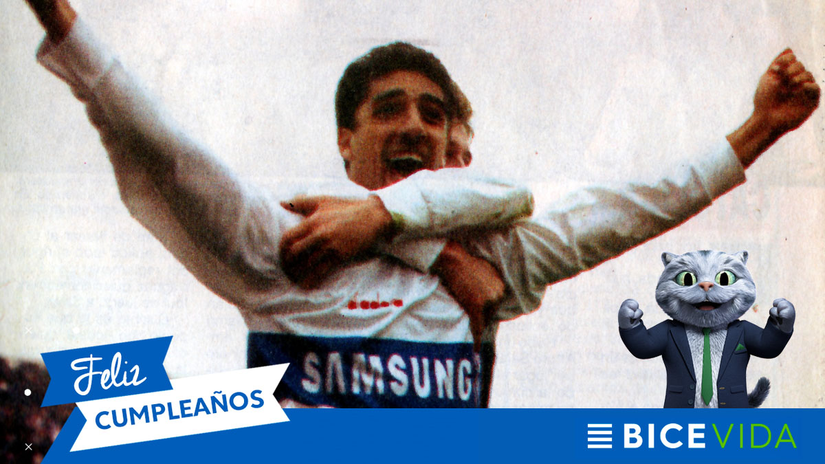 Universidad Católica (@cruzados) on Twitter photo Hoy está de cumpleaños un grande, ¡<a href="/SergioFVazquez/">Sergio F Vazquez</a>! 🎂
Un crack de la defensa en los '90, junto a con #LosCruzados "Charly" Vázquez conquistó la 🏆 Interamericana 1994, la 🏆 Chile 1995 y fue finalista de la <a href="/Libertadores/">CONMEBOL Libertadores</a> 1993 🏅
¡Felicidades! 🥳
#CumpleañosBICEVIDA ⚪🔵 Hoy está de cumpleaños un grande, ¡<a href="/SergioFVazquez/">Sergio F Vazquez</a>! 🎂
Un crack de la defensa en los '90, junto a con #LosCruzados "Charly" Vázquez conquistó la 🏆 Interamericana 1994, la 🏆 Chile 1995 y fue finalista de la <a href="/Libertadores/">CONMEBOL Libertadores</a> 1993 🏅
¡Felicidades! 🥳
#CumpleañosBICEVIDA ⚪🔵