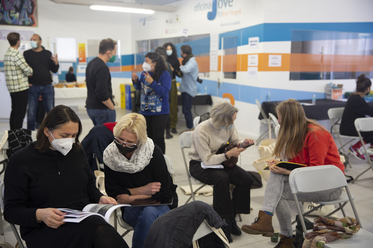 firatarrega's tweet photo. 🟠Everything is ready to explore new forms of creation in public space. We are hosting the European (Un)Common Spaces (@INSITUplatform) #Tàrrega meeting! We've spent a morning full of work and satisfaction, intense and very enjoyable. Keep going! #InSituPlatform https://t.co/1f2d5bOHEb