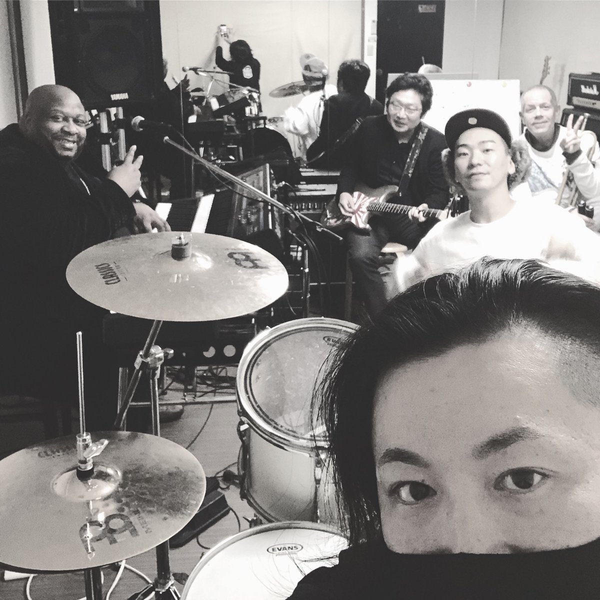 GROOVETAKA1125's tweet photo. さてさてさーて!!
本日はレッスンざんまいからの!!
PJ3リハーサル!!
クリスマスソング多め🎄🎄
癒される🔔🔔
#平岡タカノリ
#Drum #ドラム #drummer #ドラマー
#WINCENT #ddrum #Live #ライブ
#music #blackmusic #funk #RnB #hiphop #pj3 https://t.co/1eCwTPNPe6