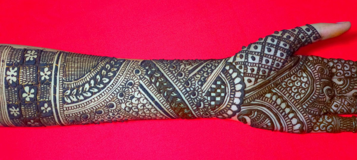 MehendiMuskan's tweet image. Watch the Latest Beautiful Full Hand Arabic Bridal Mehndi Design 2021|Latest Arabic Bridal Mehndi Design 2021| via @YouTube 
Video Link 👇
youtu.be/aigyJnA-E2s

@kanitthasCrafts @KendraHenna @A_R_TforPEACE 

#LATEST #beautiful #Arabic #bridal #mehndi #design