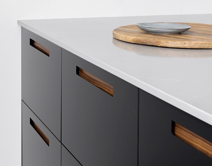 At the heart of our unique Outline Collection lies an array of beautiful backplate options, ensuring you can create a kitchen that is truly designed around your individual personality and style. #SecondNatureKitchens

sncollection.co.uk/kitchen.../bac…